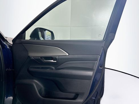 Used 2025 Toyota Grand Highlander FWD image 33