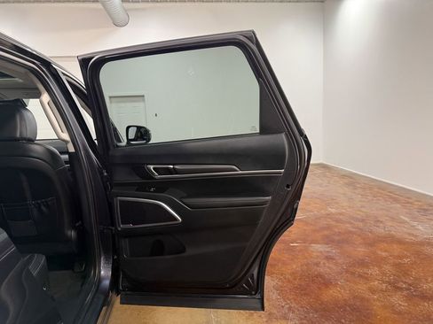 Used 2025 Kia Telluride S AWD/4WD image 63