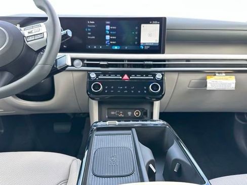 New 2025 Hyundai Tucson Limited image 14
