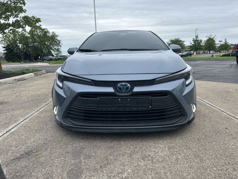 Used 2024 Toyota Corolla LE w/ LE Convenience Package FWD image 2