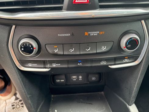 Used 2020 Hyundai Santa Fe SE AWD/4WD image 11