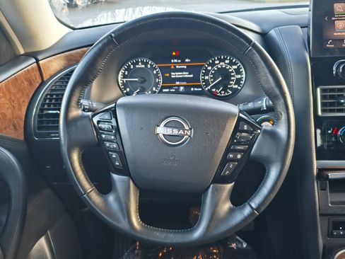Used 2024 Nissan Armada SL image 21
