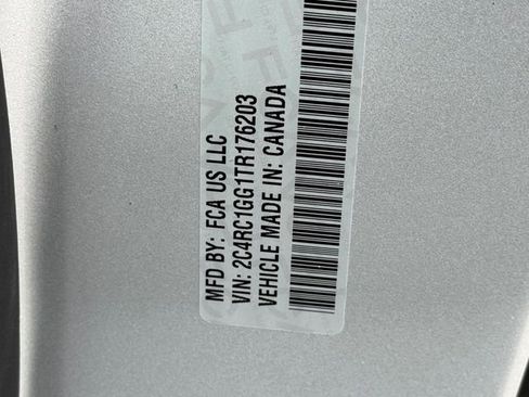 Used 2026 Chrysler Pacifica Limited image 35