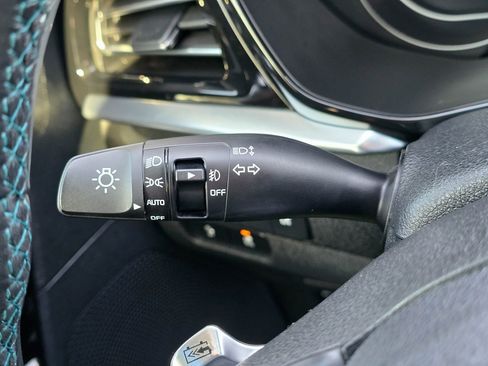 Used 2022 Kia Niro EX Premium w/ Cold Weather Package image 21