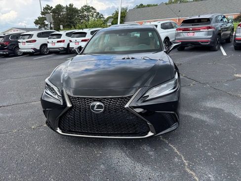 Used 2025 Lexus ES 300h F Sport FWD image 3