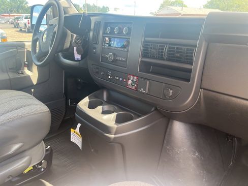 New 2025 Chevrolet Express 3500 Work Van w/ Driver Convenience Package image 12