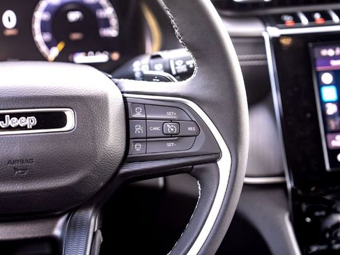 New 2025 Jeep Grand Cherokee Altitude image 23