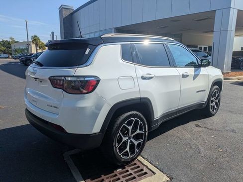 Used 2025 Jeep Compass Limited AWD/4WD image 3