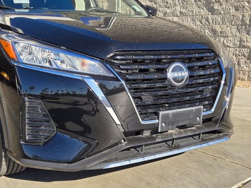 Used 2024 Nissan Kicks S FWD image 7