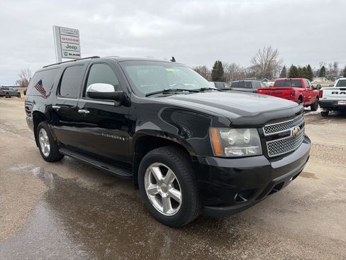 Used 2007 Chevrolet Suburban LTZ w/ LTZ Preferred Equipment Group image 4
