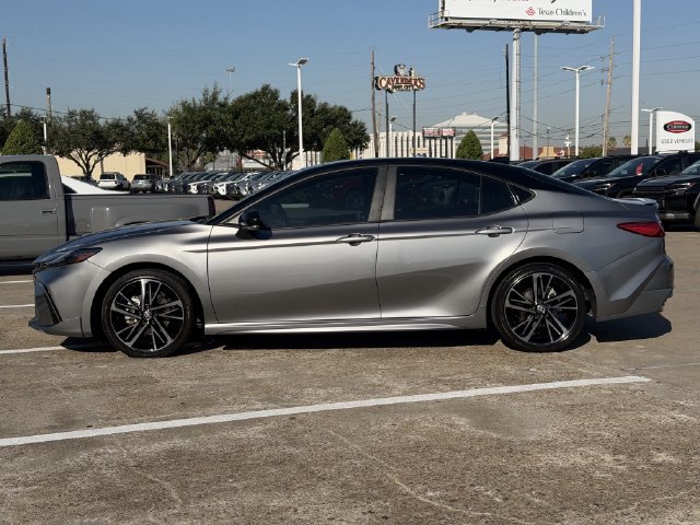 Used 2025 Toyota Camry XSE FWD image 3