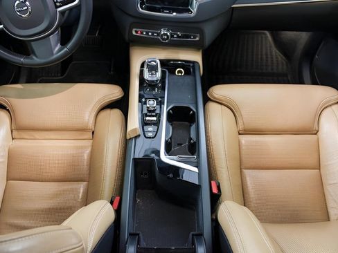 Used 2021 Volvo XC90 T8 Inscription w/ Advanced Package AWD/4WD image 19