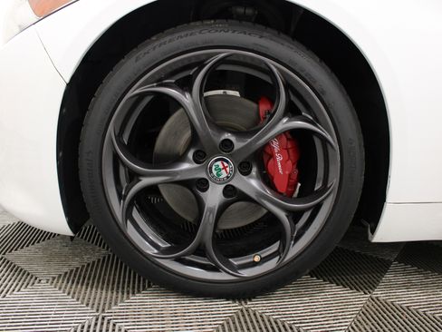Used 2018 Alfa Romeo Giulia Ti Sport w/ Quick Order Package 22S Sport AWD/4WD image 35