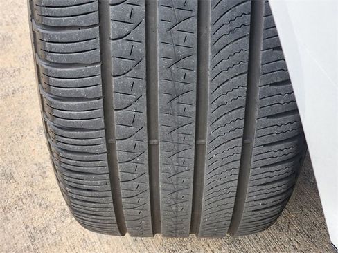 Used 2023 Land Rover Range Rover Long Wheelbase SE image 11