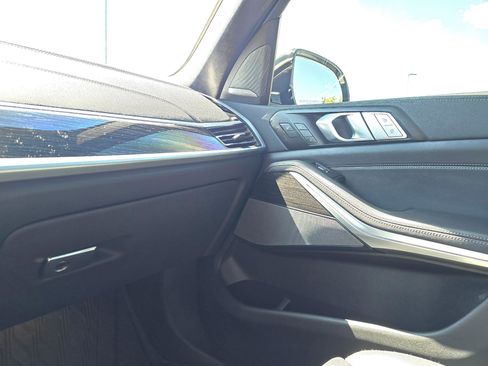 Used 2022 BMW X7 M50i AWD/4WD image 26