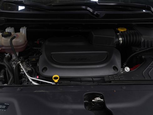 Used 2024 Chrysler Pacifica Limited image 25