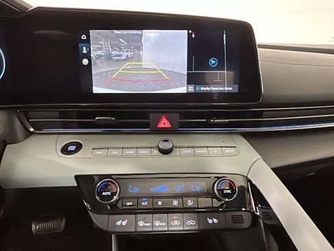 Certified 2025 Hyundai Elantra Limited FWD image 26