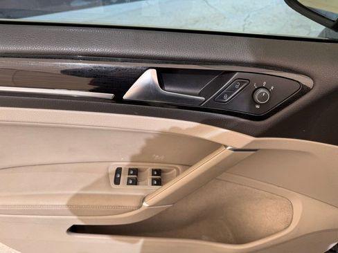 Used 2018 Volkswagen Golf SEL image 8