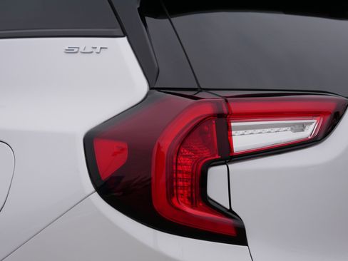 Used 2024 GMC Terrain SLT w/ Infotainment Package II image 17