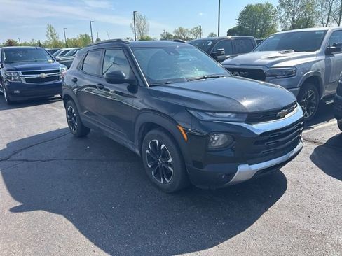 Used 2021 Chevrolet TrailBlazer LT w/ Premium Seating Package FWD image 5