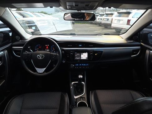 Used 2015 Toyota Corolla S image 31