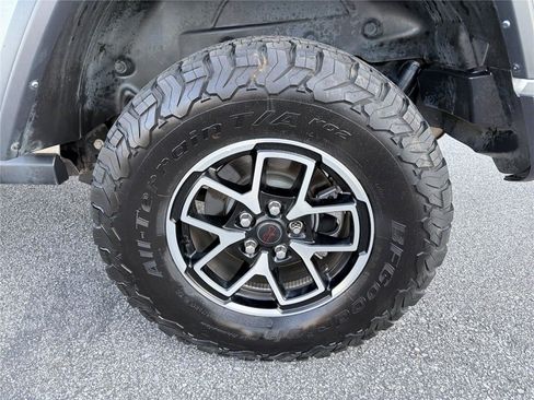 Used 2025 Jeep Wrangler Unlimited Rubicon AWD/4WD image 18