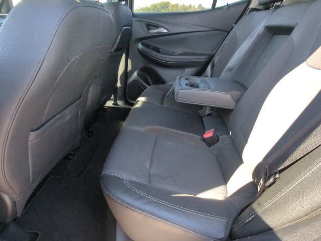 Used 2022 Buick Encore GX Select w/ Sport Touring Package FWD image 23