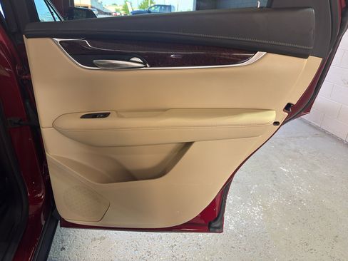 Used 2018 Cadillac XT5 Luxury w/ Driver Awareness Package FWD image 27