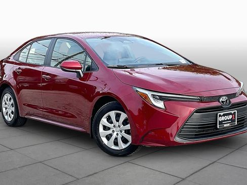 Used 2026 Toyota Corolla LE FWD image 3