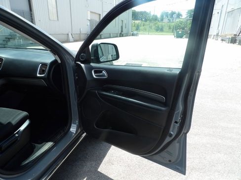 Used 2019 Dodge Durango SXT image 36