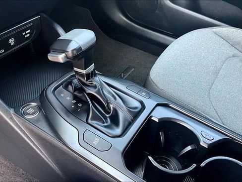 Used 2025 Kia K4 LXS image 17