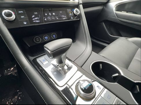 Used 2025 Genesis G70 2.5T RWD image 45