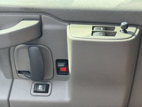 Used 2023 Chevrolet Express 3500 w/ Power Convenience Package RWD image 16