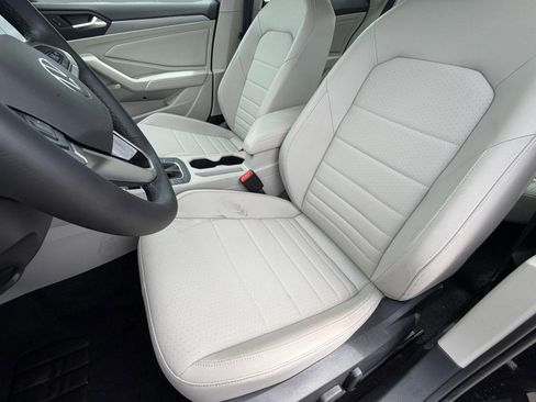 Used 2023 Volkswagen Jetta SE image 21