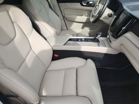 Used 2020 Volvo XC60 T6 Inscription w/ Protection Package Premier AWD/4WD image 17