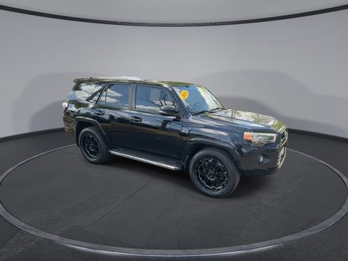 Used 2018 Toyota 4Runner SR5 Premium RWD image 3