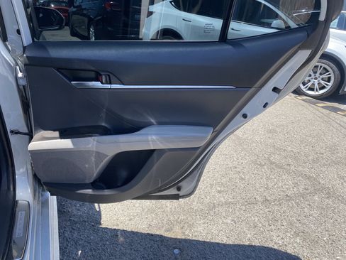 Used 2022 Toyota Camry SE w/ Audio Upgrade Package FWD image 21