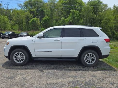 Used 2018 Jeep Grand Cherokee Laredo AWD/4WD image 10