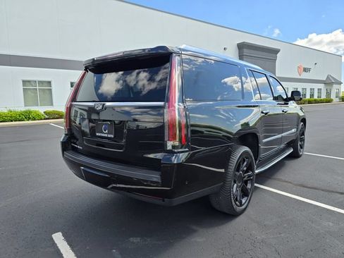Used 2018 Cadillac Escalade ESV Premium Luxury AWD/4WD image 7