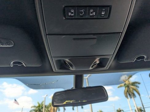 Used 2018 Dodge Grand Caravan GT FWD image 32