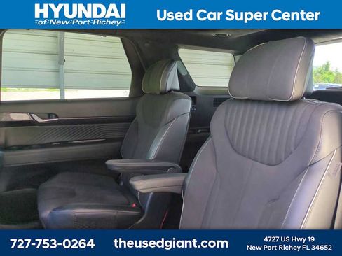 Certified 2024 Hyundai Palisade Calligraphy AWD/4WD image 13