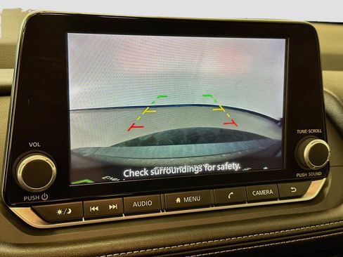 Used 2025 Nissan Rogue S AWD/4WD image 22