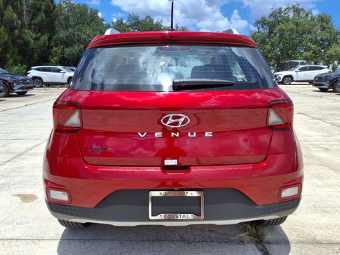 New 2025 Hyundai Venue SEL image 6