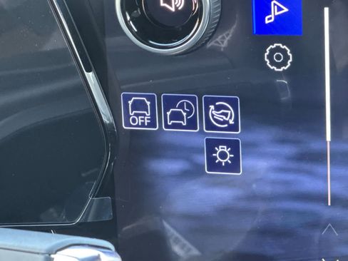 New 2026 Chevrolet Equinox EV LT image 23