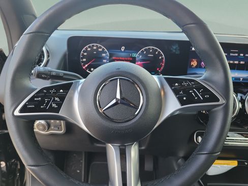 Used 2026 Mercedes-Benz GLB 250 image 16