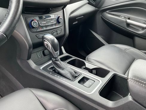 Used 2019 Ford Escape SEL image 20