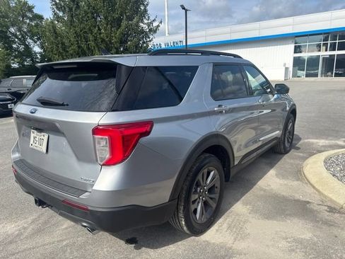 Used 2023 Ford Explorer XLT w/ Equipment Group 202A AWD/4WD image 5