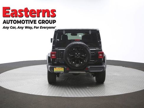 Used 2025 Jeep Wrangler Unlimited Sahara AWD/4WD image 37