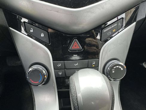 Used 2012 Chevrolet Cruze LS w/ Connectivity Package FWD image 29
