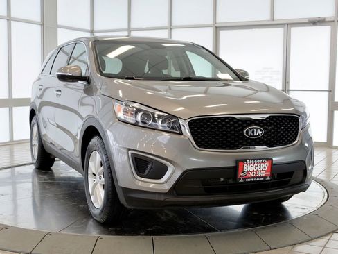 Used 2018 Kia Sorento L image 2